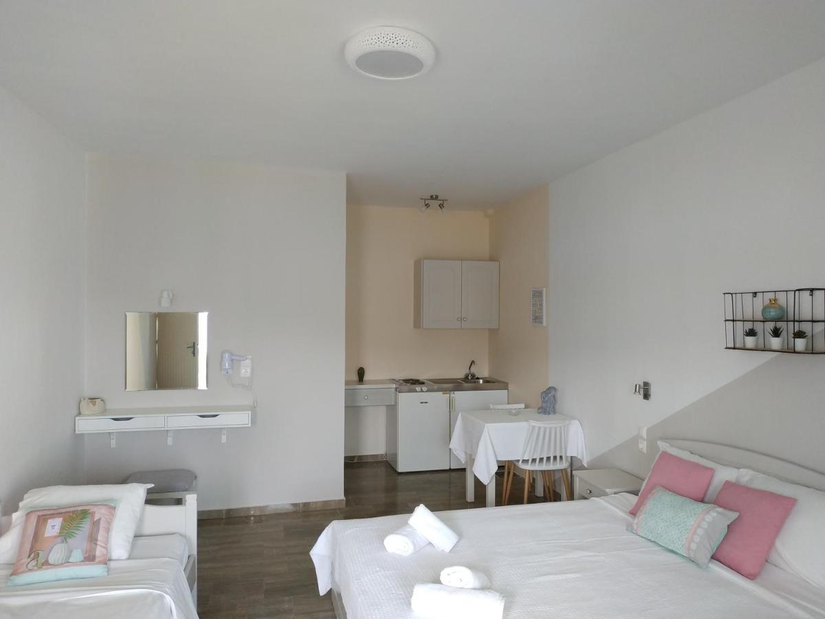 Theodora Rooms Poros Town Buitenkant foto
