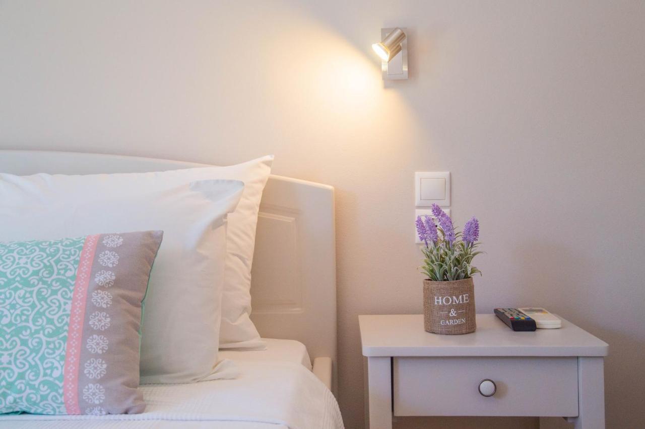 Theodora Rooms Poros Town Buitenkant foto