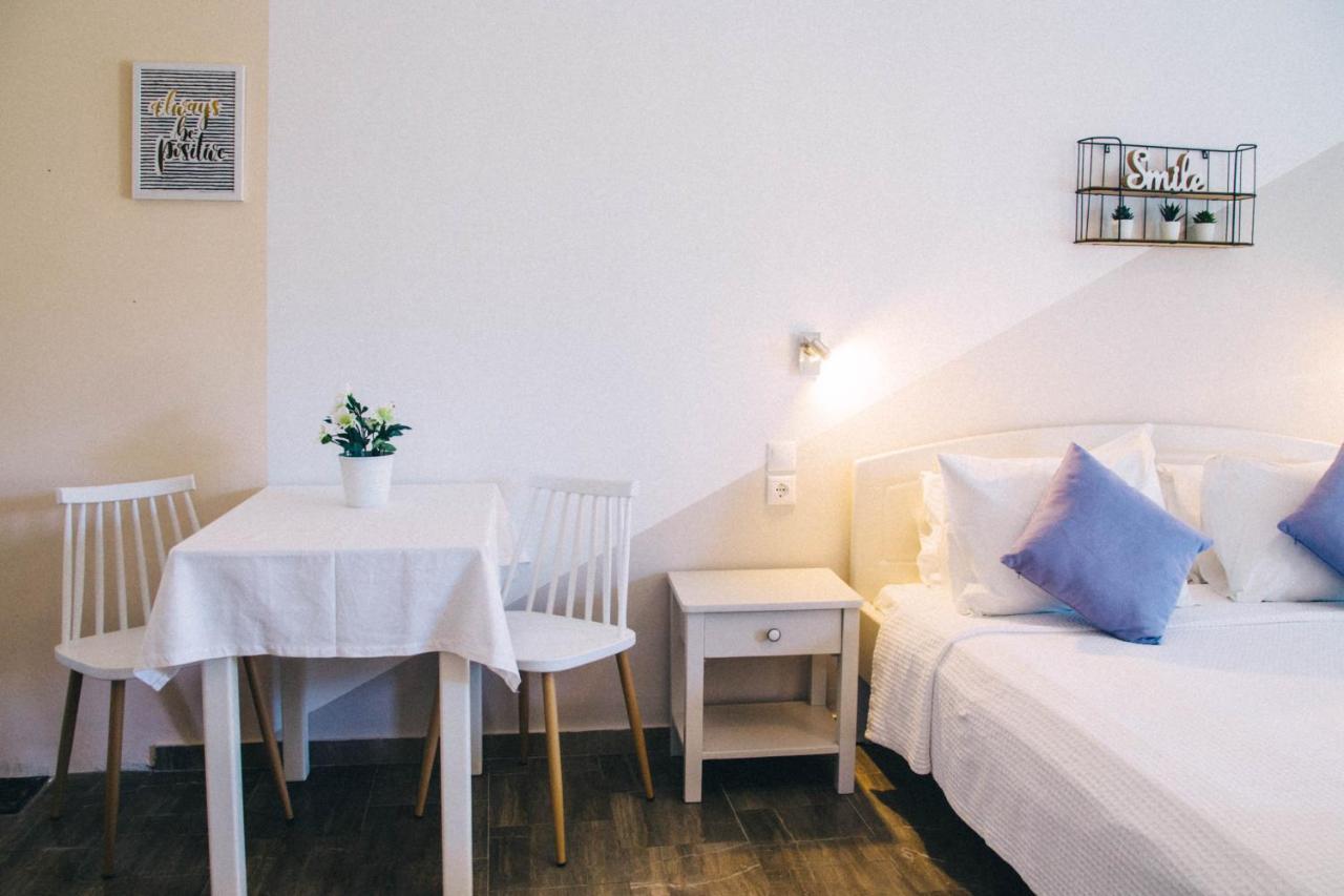 Theodora Rooms Poros Town Buitenkant foto